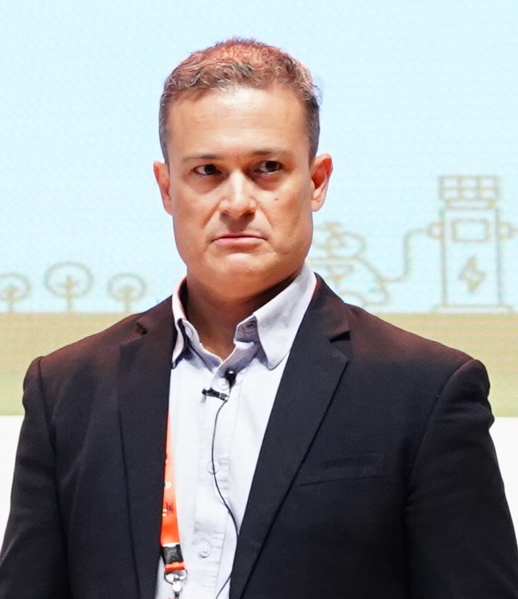 Mr Ricardo R. Guerra